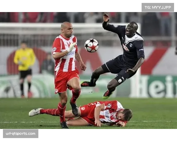 奥林匹亚科斯1-1埃因霍温，佩皮补时绝平