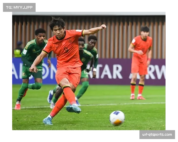 VAR长时间介入判罚引发争议，主裁最终取消点球判罚